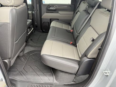 Used 2025 Chevrolet Silverado 2500 ZR2 w/ Technology Package image 22