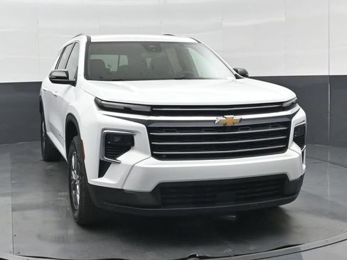 Used 2026 Chevrolet Traverse LT FWD image 35