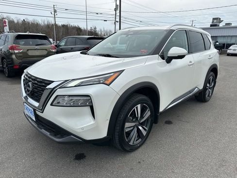 Used 2023 Nissan Rogue SL w/ SL Premium Package image 3