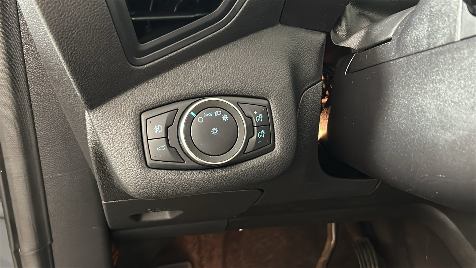 Used 2019 Ford Escape SE FWD image 23
