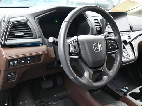 Used 2025 Honda Odyssey Elite image 15
