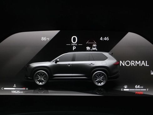 Used 2025 Toyota Grand Highlander FWD image 25