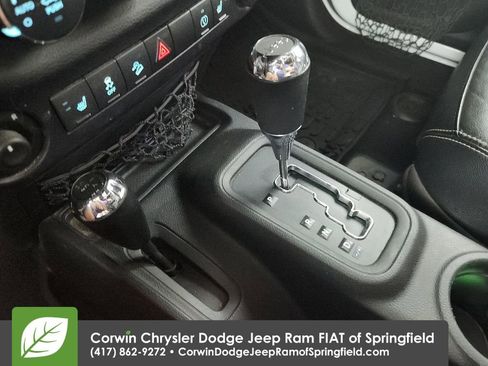 Used 2015 Jeep Wrangler Unlimited Rubicon image 29