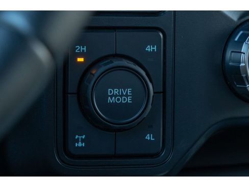 Used 2025 Ford F350 Lariat image 29