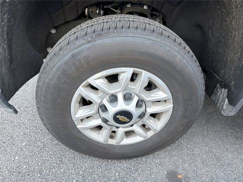Used 2025 Chevrolet Silverado 2500 LT w/ Convenience Package AWD/4WD image 7