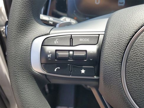 New 2025 Kia Sportage LX image 11