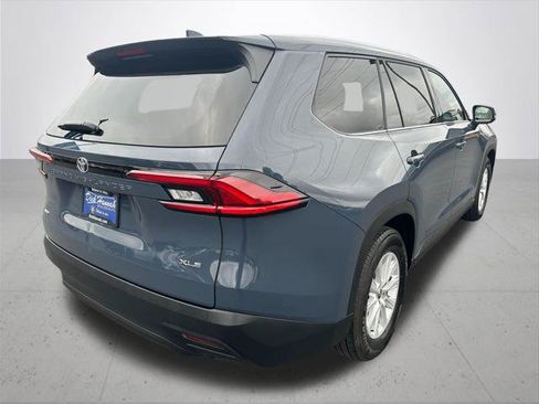 Certified 2025 Toyota Grand Highlander AWD image 8