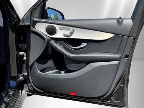 Certified 2022 Mercedes-Benz GLC 300 image 28