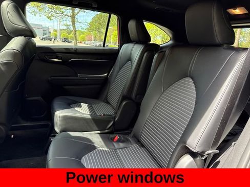 Used 2025 Toyota Highlander XSE image 23