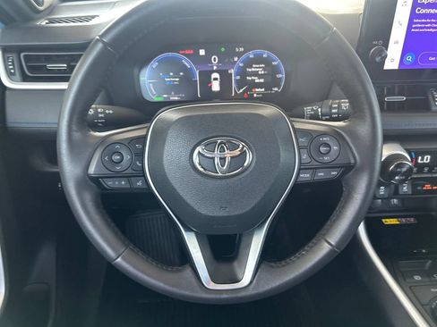 Used 2025 Toyota RAV4 XSE w/ Advanced Technology Package AWD/4WD image 17