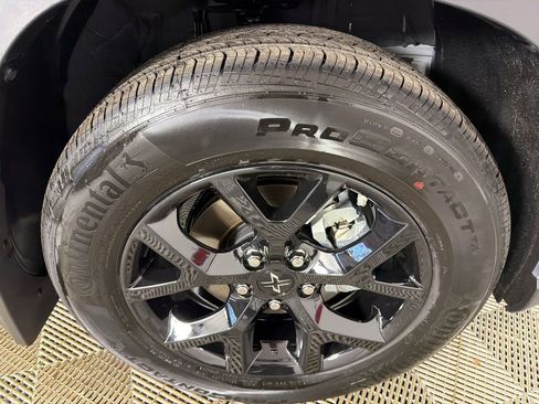 Used 2026 Toyota Corolla Cross L image 12