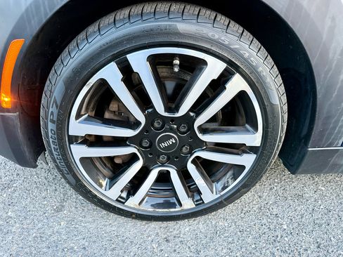 Used 2019 MINI Cooper S image 9