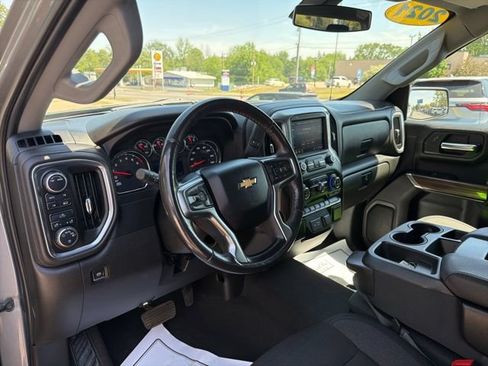 Used 2021 Chevrolet Silverado 1500 LT AWD/4WD image 20
