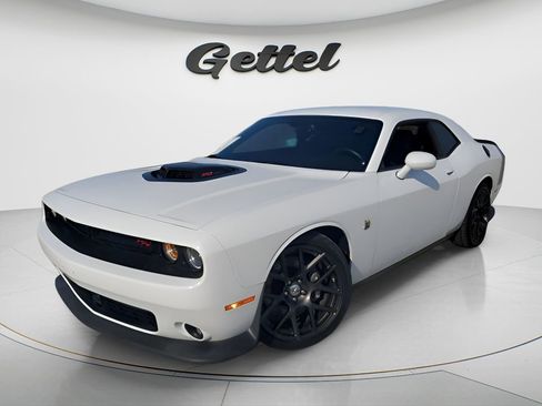 Used 2016 Dodge Challenger R/T Scat Pack image 1