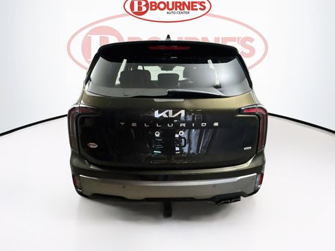 Used 2023 Kia Telluride EX w/ EX Captain's Chair Package AWD/4WD image 10
