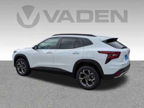 New 2025 Chevrolet Trax LT w/ Driver Confidence Package image 27