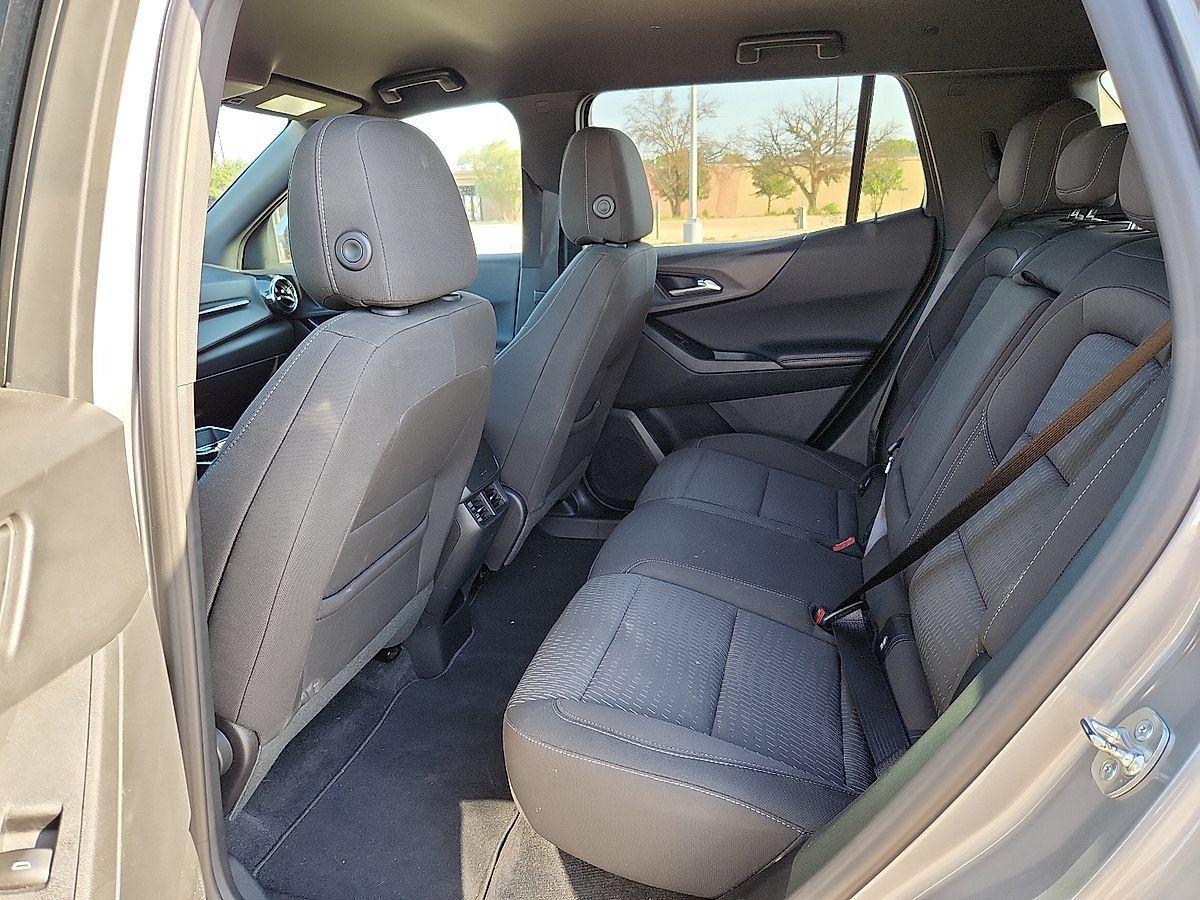 Used 2026 Chevrolet Equinox LT AWD/4WD image 7