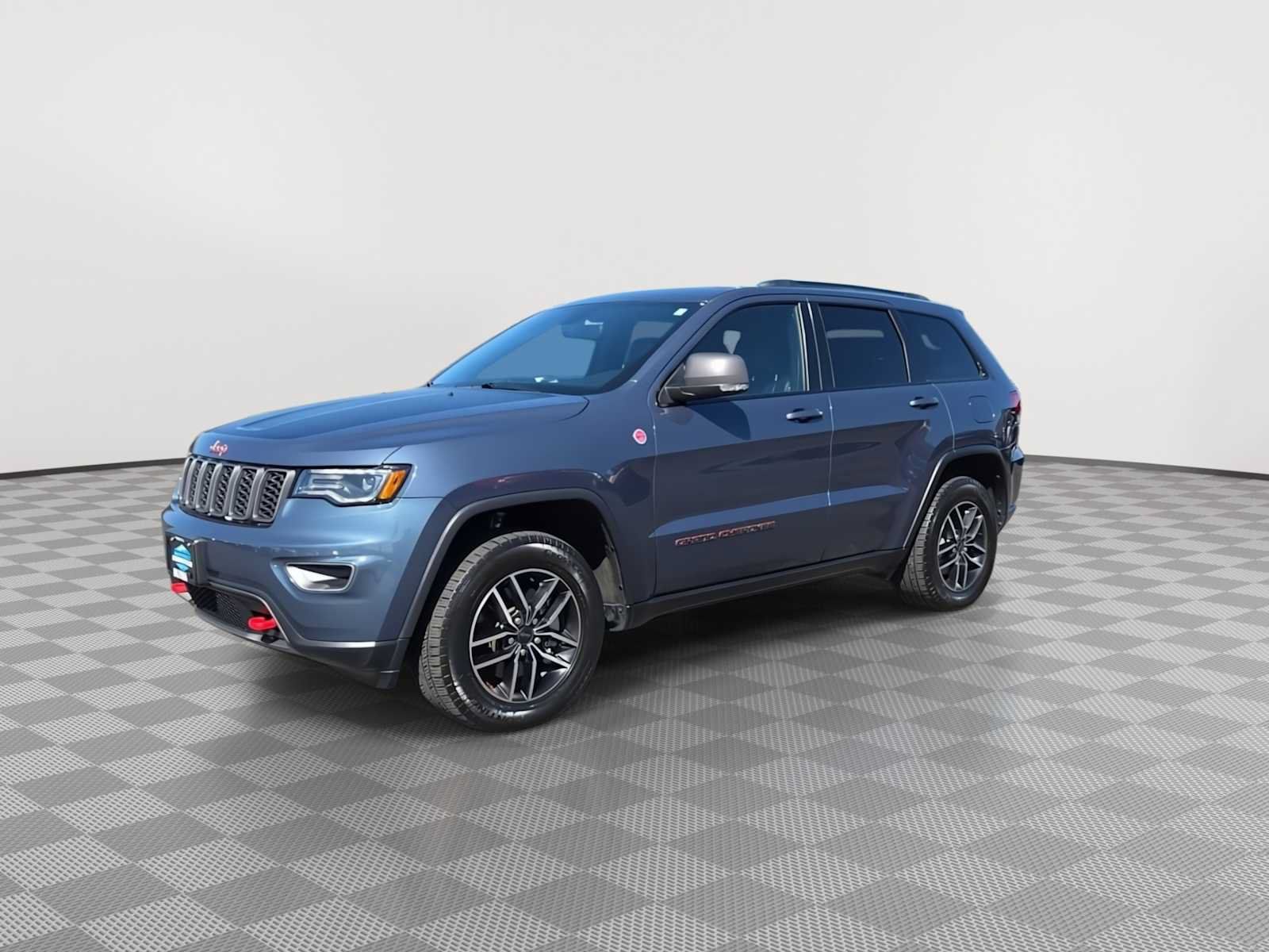 Used 2019 Jeep Grand Cherokee Trailhawk w/ Trailhawk Luxury Group AWD/4WD image 4