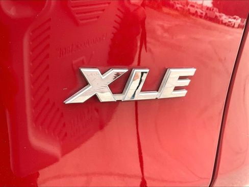 Used 2020 Toyota RAV4 XLE Premium FWD image 24