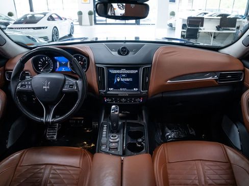 Used 2019 Maserati Levante Trofeo AWD/4WD image 9