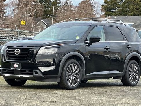 Used 2023 Nissan Pathfinder SL w/ SL Premium Package image 11