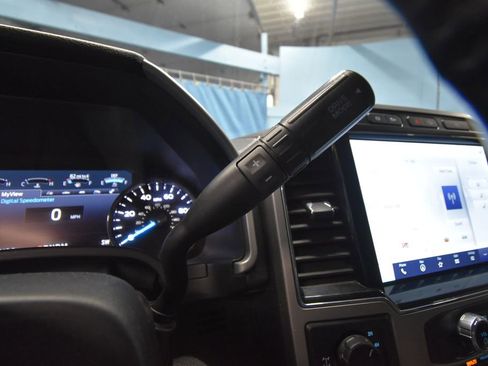 Used 2022 Ford F350 Lariat w/ Lariat Value Package image 17