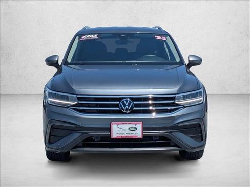 Used 2023 Volkswagen Tiguan SE FWD image 2