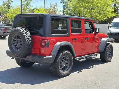Used 2024 Jeep Wrangler Unlimited Sport AWD/4WD image 12