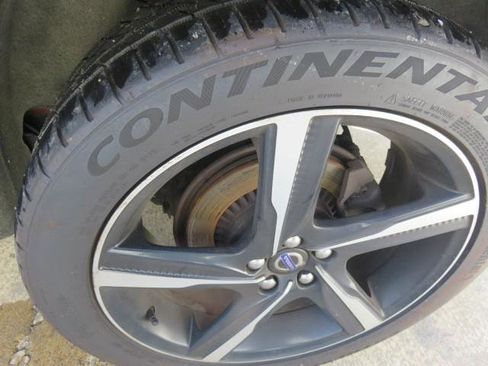 Used 2015 Volvo XC60 T6 R-Design image 12