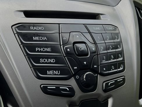 Used 2018 Ford Transit 150 XLT image 19