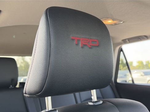 Used 2022 Toyota 4Runner TRD Off-Road Premium AWD/4WD image 27