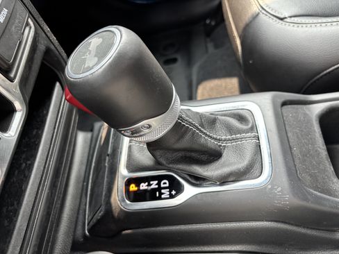 Used 2023 Jeep Wrangler Unlimited Sahara w/ Cold Weather Group AWD/4WD image 24