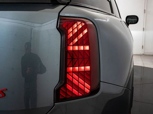 Certified 2025 MINI Cooper Countryman S w/ Comfort Package Max image 9