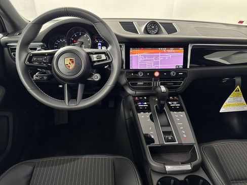 Certified 2025 Porsche Macan Turbo image 26