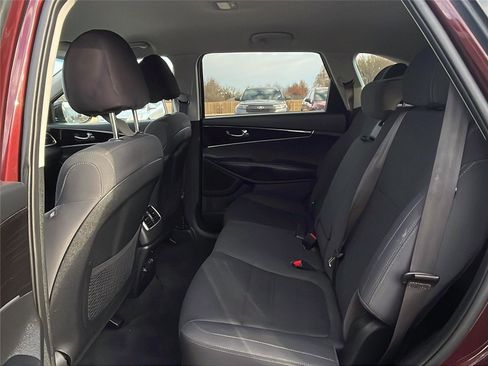 Used 2020 Kia Sorento AWD V6 image 18