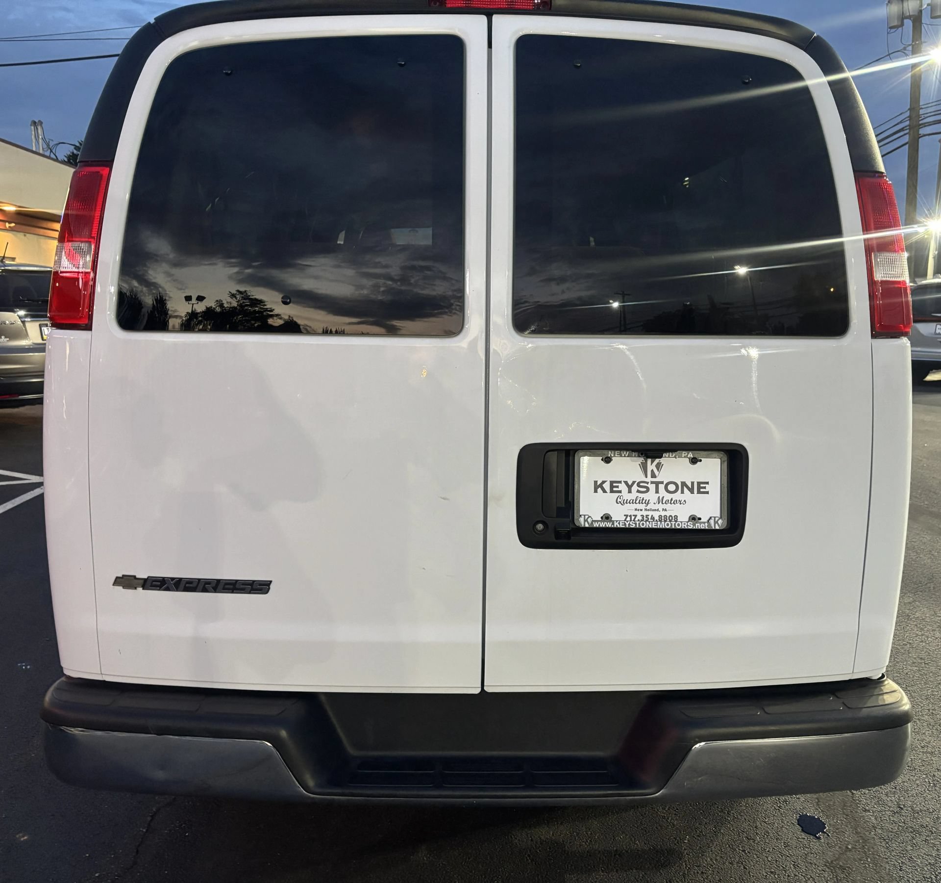 Used 2025 Chevrolet Express 3500 LT RWD image 5