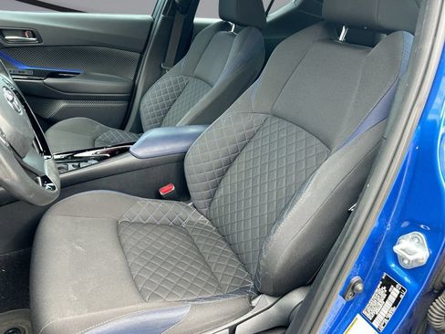 Used 2021 Toyota C-HR XLE FWD image 11