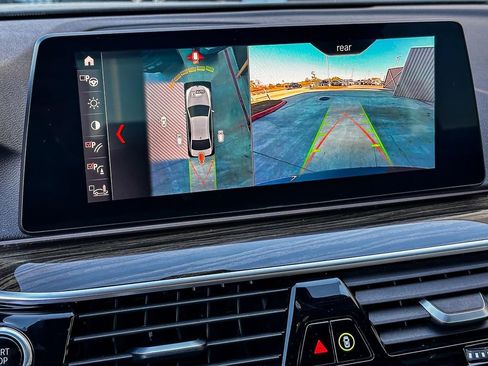 Used 2019 BMW 530i w/ Premium Package image 24