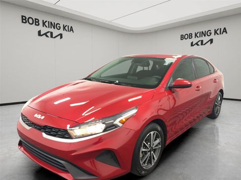 Used 2022 Kia Forte LXS FWD image 1