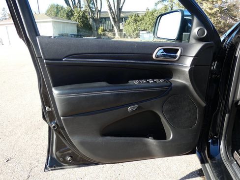 Used 2017 Jeep Grand Cherokee Limited w/ Trailer Tow Group IV image 21