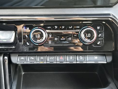 Used 2022 GMC Sierra 1500 AT4 w/ AT4 Premium Package image 14