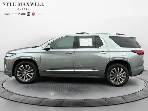 Used 2023 Chevrolet Traverse Premier image 12