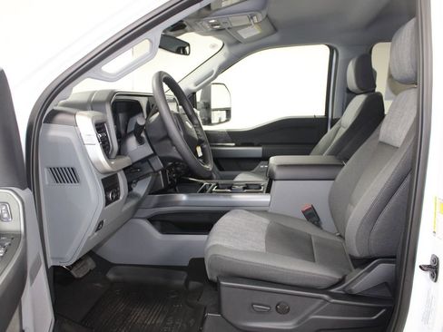New 2026 Ford F250 XLT w/ XLT Premium Package image 25