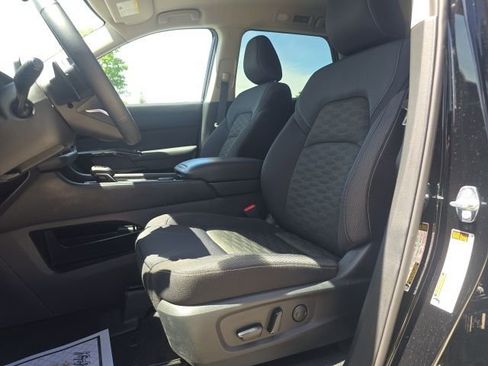 Used 2025 Nissan Pathfinder SV w/ Black Appearance Package AWD/4WD image 9
