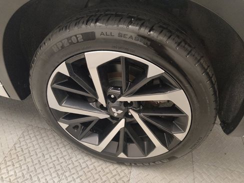 Used 2023 Mitsubishi Outlander SEL AWD/4WD image 31
