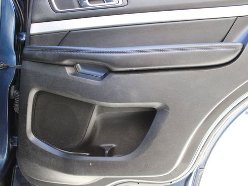 Used 2017 Ford Explorer XLT w/ Equipment Group 201A image 23