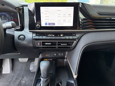 Used 2025 Toyota Camry LE image 18