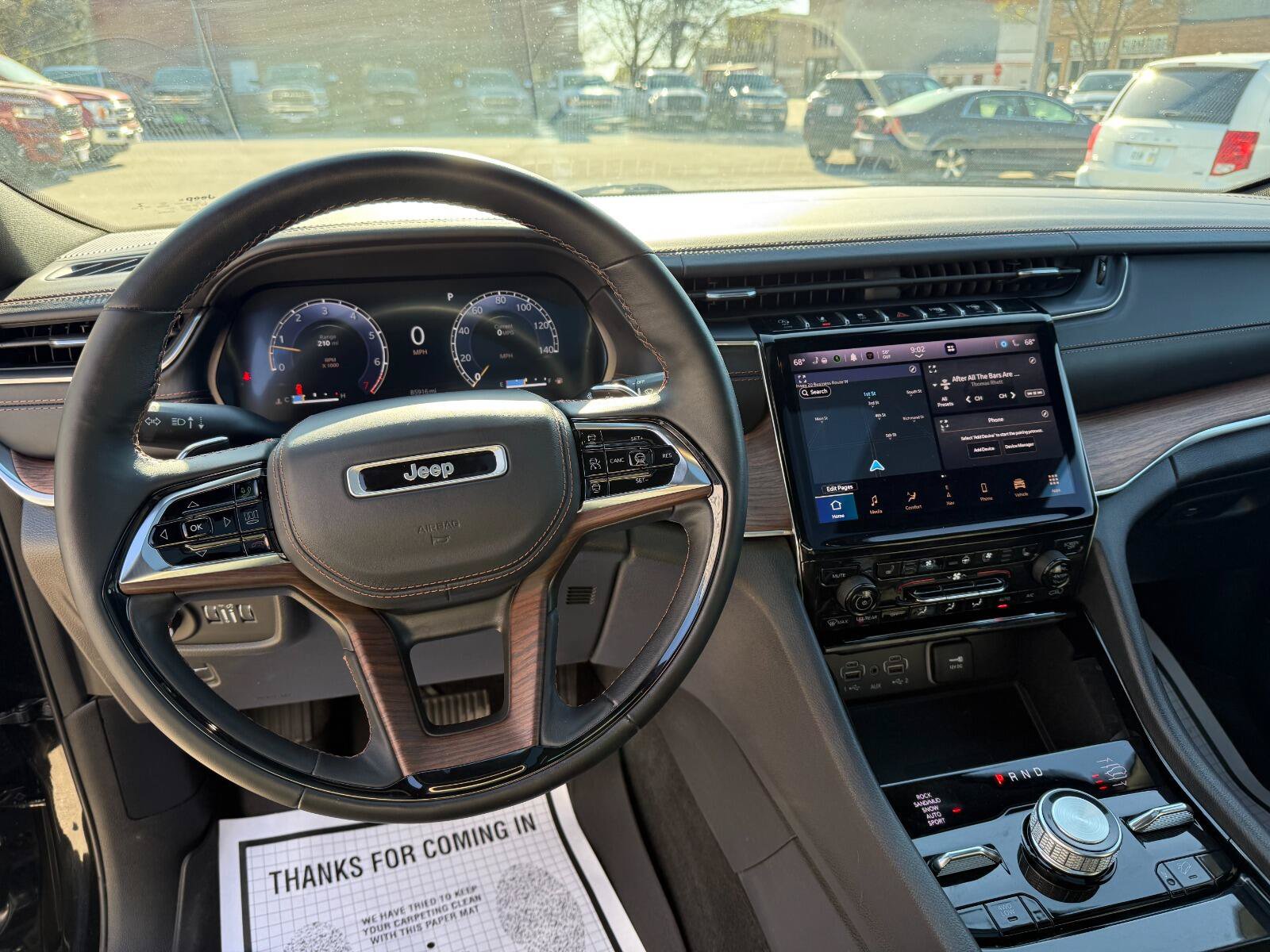 Used 2022 Jeep Grand Cherokee L Summit w/ Luxury Tech Group V AWD/4WD image 12