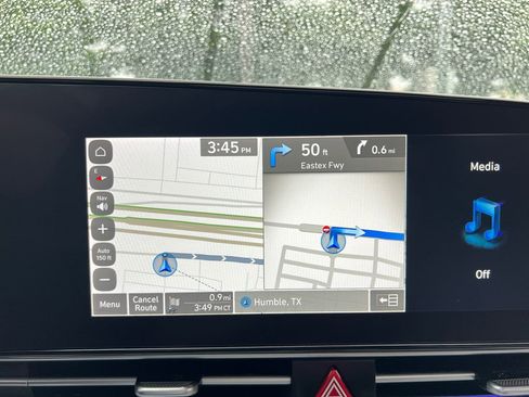 Used 2025 Hyundai Elantra Limited FWD image 22