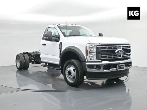 New 2025 Ford F550 2WD Regular Cab Super Duty image 1